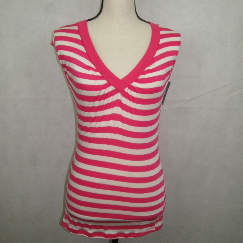 De Colores Sleeveless Blouse Top size L V Neck New